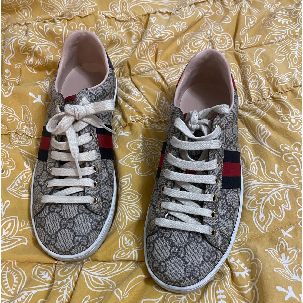 Authentic Gucci sneakers size 9 from Nordstroms  the soles are worn (see pics)